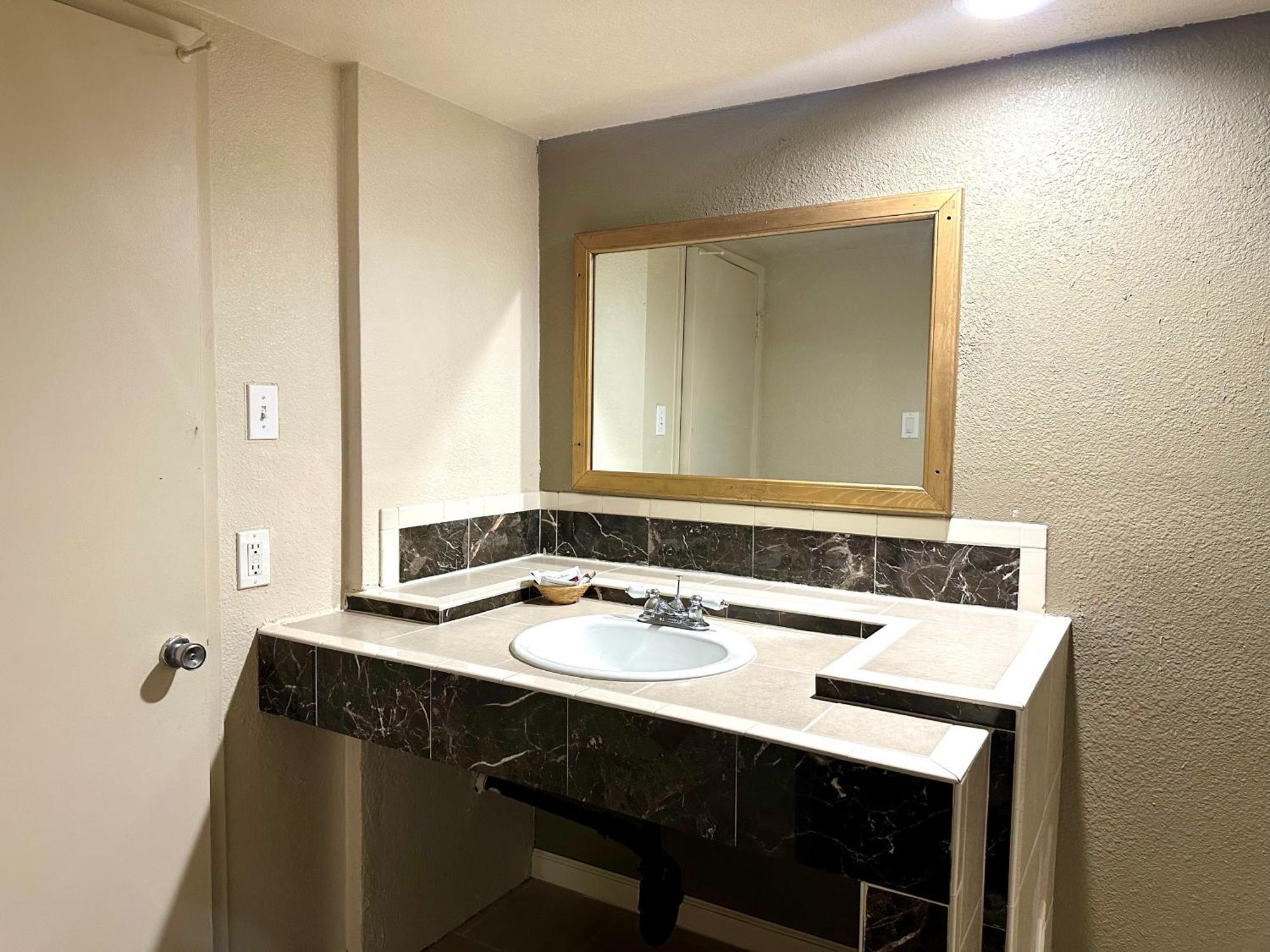 Regency Inn Fresno Dış mekan fotoğraf