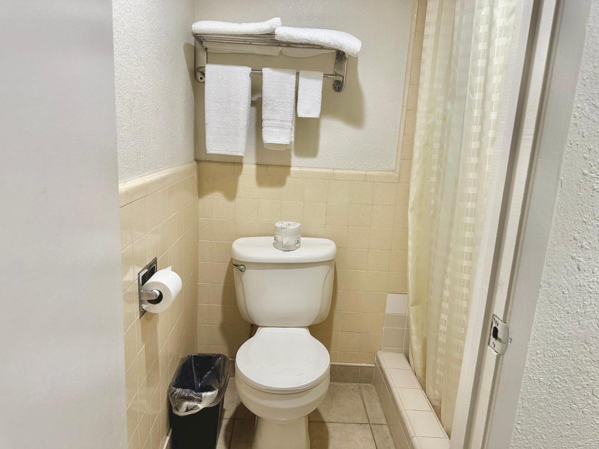 Regency Inn Fresno Dış mekan fotoğraf